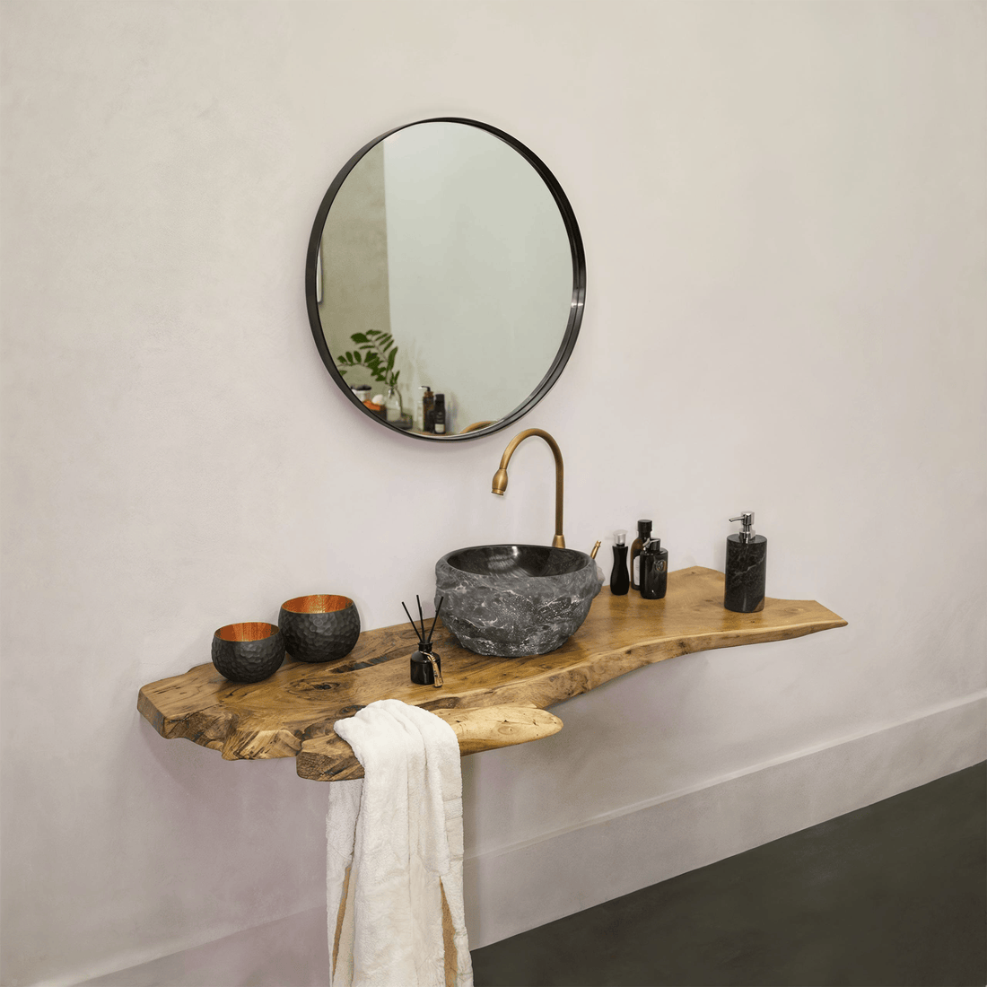 Solid Wood Rustic Bathroom Shelf SINLBRV002